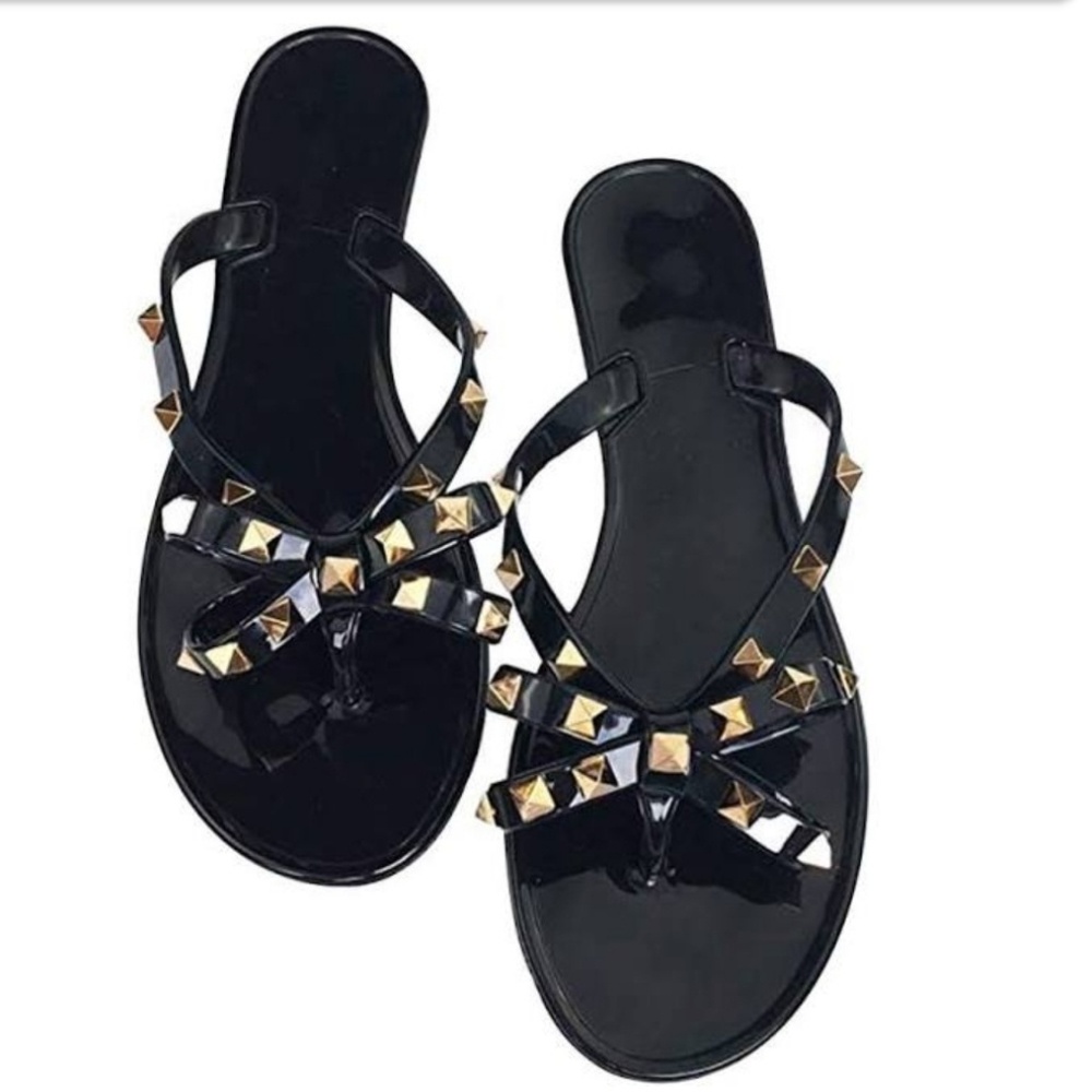 Black sandles